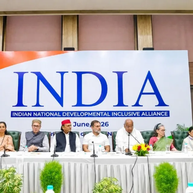 SIR पर कल I.N.D.I.A. ब्लॉक की बैठक, अखिलेश नहीं आएंगे:ऑनलाइन जुड़ेंगे उद्धव, DMK-AAP ने बनाई दूरी; 3 साल में 8वीं बार जुटेंगे विपक्षी दल