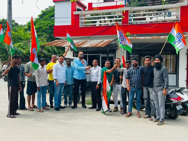 राजेश प्रताप सिंह व रशीदा बेगम की जीत पर कांग्रेसियों ने मनाया जश्न