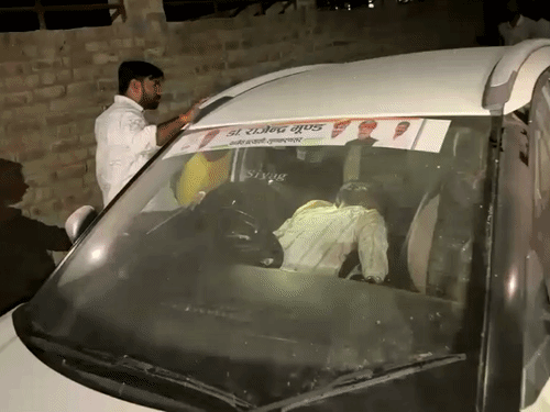 पूर्व जिला प्रमुख के भाई का शव कार में मिला:लॉक तोड़कर निकाला; लोगों ने शरीर में हलचल नहीं देखी तो पुलिस को बुलाया