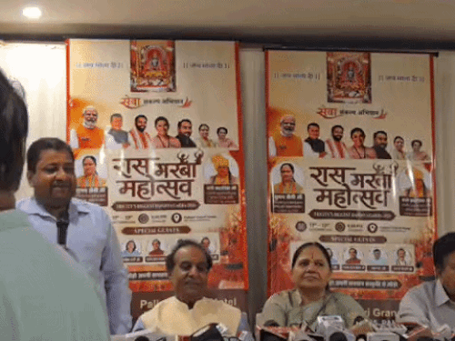 हरियाणा BJP की गरबा नाइट में एंट्री फीस पर विवाद:कांग्रेस बोली- सेवा संकल्प अभियान पेड इवेंट बना; SC आयोग अध्यक्ष बोलीं- कमाई वृद्धाश्रम में देंगे