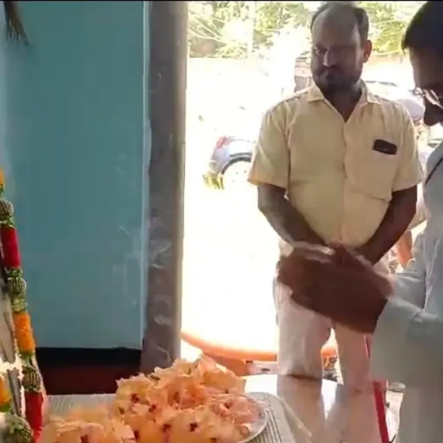पूर्व विधानसभा अध्यक्ष त्रिपुरारी प्रसाद सिंह का 96वां जन्मदिवस:जमुई में राजकीय समारोह में मूर्तिस्थल से समाधि तक उमड़ा जनसैलाब, मंत्री दामोदर रावत भी रहे मौजूद