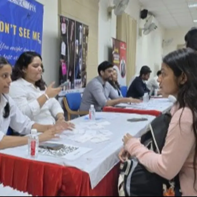 दिल्ली विश्वविद्यालय के मिरांडा हाउस में जॉब और इंटर्नशिप फेयर:50 से अधिक कंपनियों ने लिया हिस्सा, AI और फिल्म निर्माण में करियर के अवसर