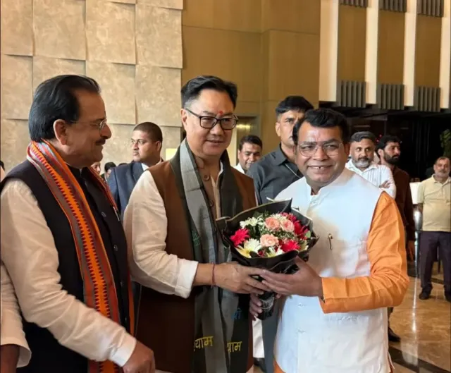 केंद्रीय संसदीय एवं अल्पसंख्यक कल्याण मंत्री किरण रिजिजू से विधायक शिव अरोरा ने की शिष्टाचार भेंट