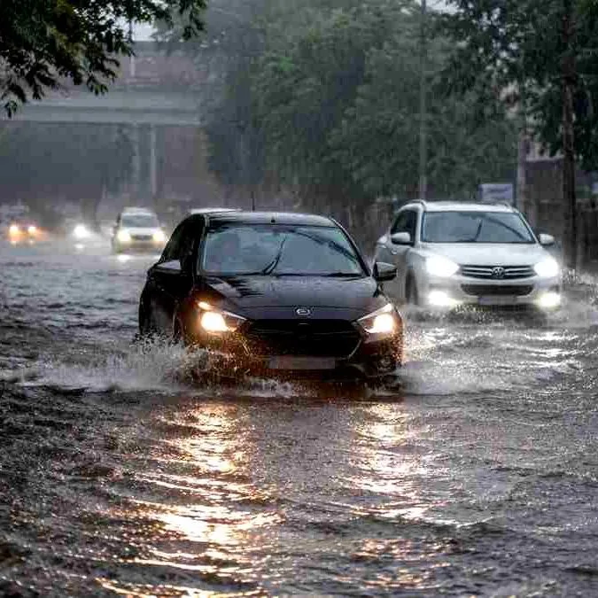 Weather Alert : अक्टूबर में भी बारिश का कहर, यूपी-बिहार समेत 21 राज्यों में अलर्ट, 75 किमी/घंटे की रफ्तार से चलेंगी हवाएं