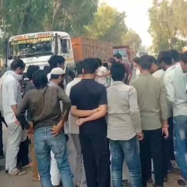डंपर की चपेट में आने से महिला की मौत:नूंह में बाइक का संतुलन बिगड़ा, ससुर के साथ मायके जा रही, सात बच्चों की मां