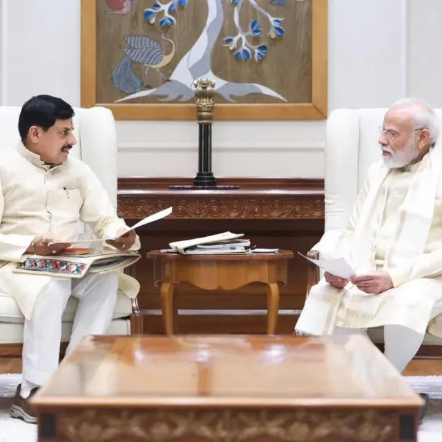 मुख्यमंत्री डॉ. मोहन यादव ने प्रधानमंत्री नरेन्द्र मोदी से की भेंट, ग्लोबल इन्वेस्टर्स सम्मिट 2027 के लिए किया आमंत्रित