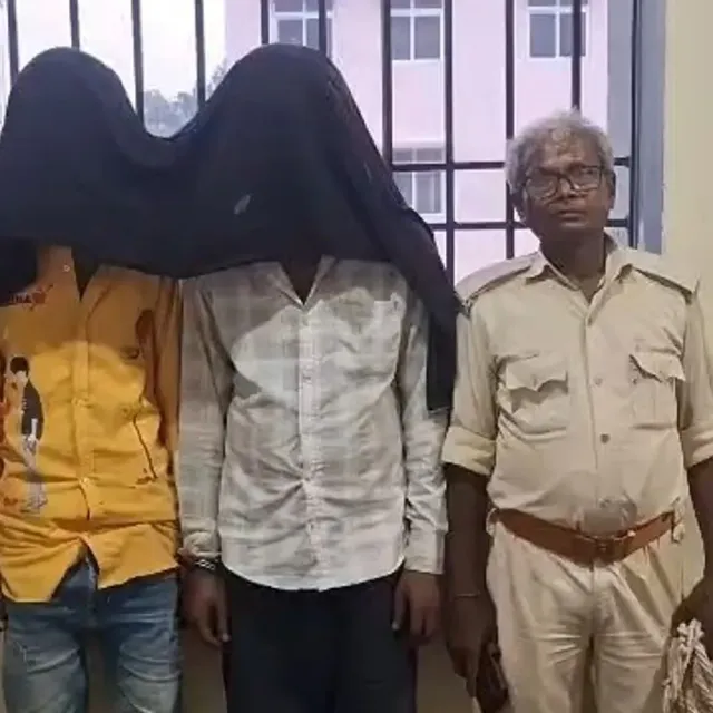 कैमूर- 2 चोरी की बाइक के साथ 2 अरेस्ट:चोरी की अपाचे और स्प्लेंडर बरामद, दोनों आरोपी न्यायिक हिरासत में भेजे गए