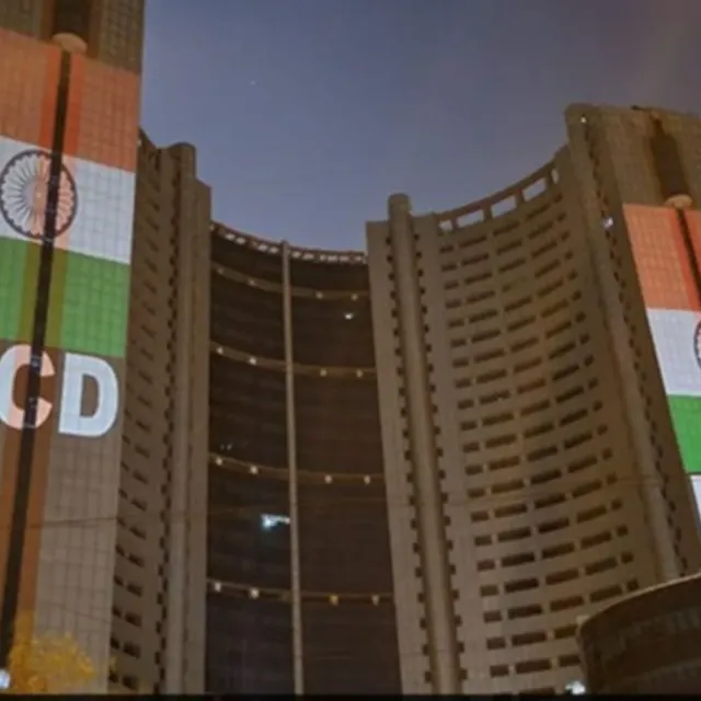 एमसीडी के 5.1 लाख छात्रों को मिलेंगे यूनिफॉर्म-बैग:प्रत्येक छात्र को यूनिफॉर्म के 1,250 और बैग के 120 रुपए