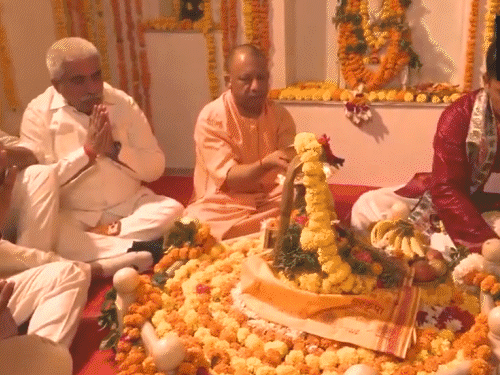 योगी बोले- देश में 2 मियां, एक छोटे दूसरे बड़े:अखिलेश जी, सपने देखना बंद कीजिए, विरासत में बुद्धि नहीं मिल सकती
