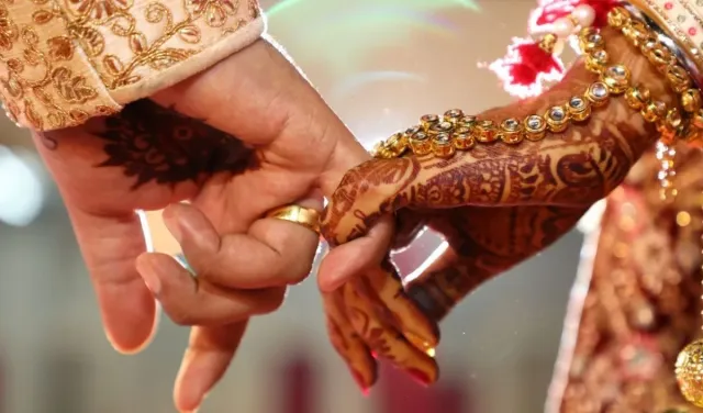 शादी के लिए पार्टनर ढूंढ रही हैं? इन 3 मूलांक वाले लड़कों को माना जाता है Best Husband