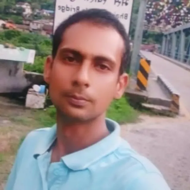 2 बाइकों की आमने-सामने टक्कर में हेड क्लर्क की मौत:गोपालगंज-पिता की मौत के बाद मिली थी नौकरी; 5 महीने पहले शुरू की थी सेवा