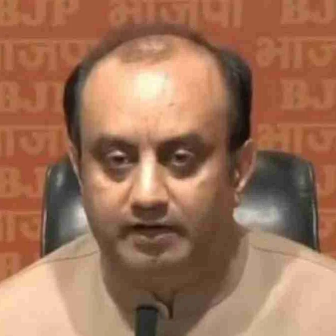 LIVE: कैप्टन स्मित माछर पर गरमाई सियासत, सुधांशु त्रिवेदी का कांग्रेस पर बड़ा हमला