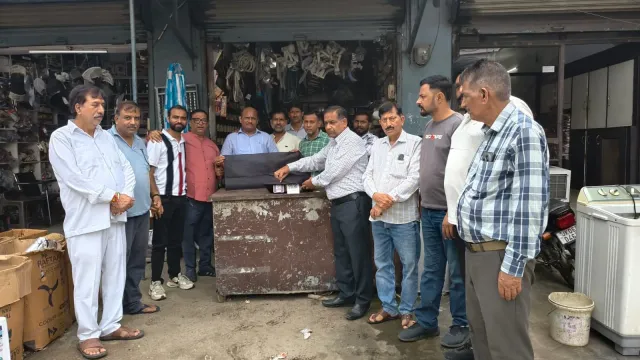 यूपीआई ट्रांजैक्शन टैक्स के विरोध में रुद्रपुर में मनाया गया ‘नो यूपीआई डे’