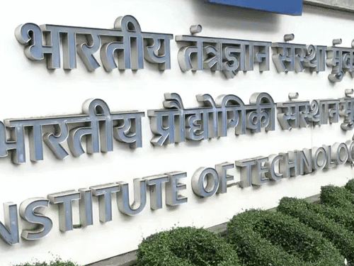 IIT बॉम्बे टॉपर्स की पहली पसंद:टॉप-500 में से 183 छात्रों ने एडमिशन लिया, कंप्यूटर साइंस पसंदीदा कोर्स; एयरोस्पेस को किसी ने नहीं चुना