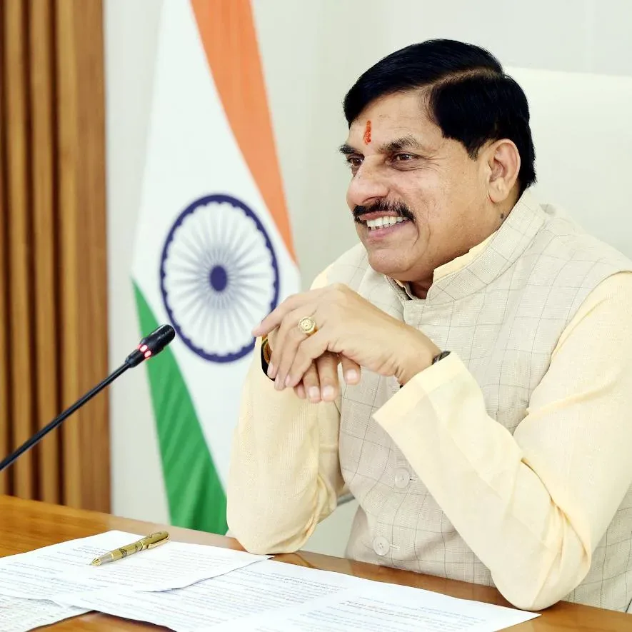 MP में बड़ा प्रशासनिक फेरबदल, सुखबीर सिंह बने CM के प्रमुख सचिव, कई जिलों के कलेक्टर बदले