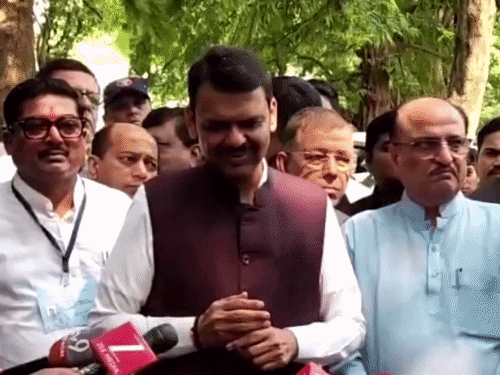 जरांगे को ₹500Cr देने वाली क्लिप की जांच के आदेश:दावा- मराठा आरक्षण आंदोलन रोकने के लिए थे; एक्टिविस्ट जरांगे 11 बार भूख हड़ताल कर चुके