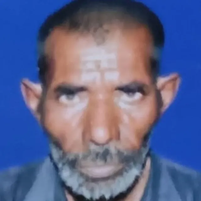 महम में पेड़ से लटका मिला व्यक्ति का शव:आधा शरीर कुत्तों ने नोचा, गर्दन, हाथ व पेट बरामद, कई दिन पहले सुसाइड किया